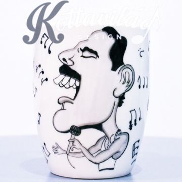Kézzel festett porcelán bögre "Freddie"